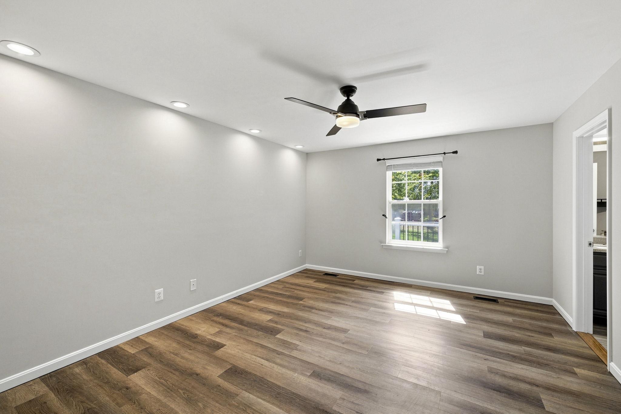 29 Breezy Hill Dr Property Photo 15