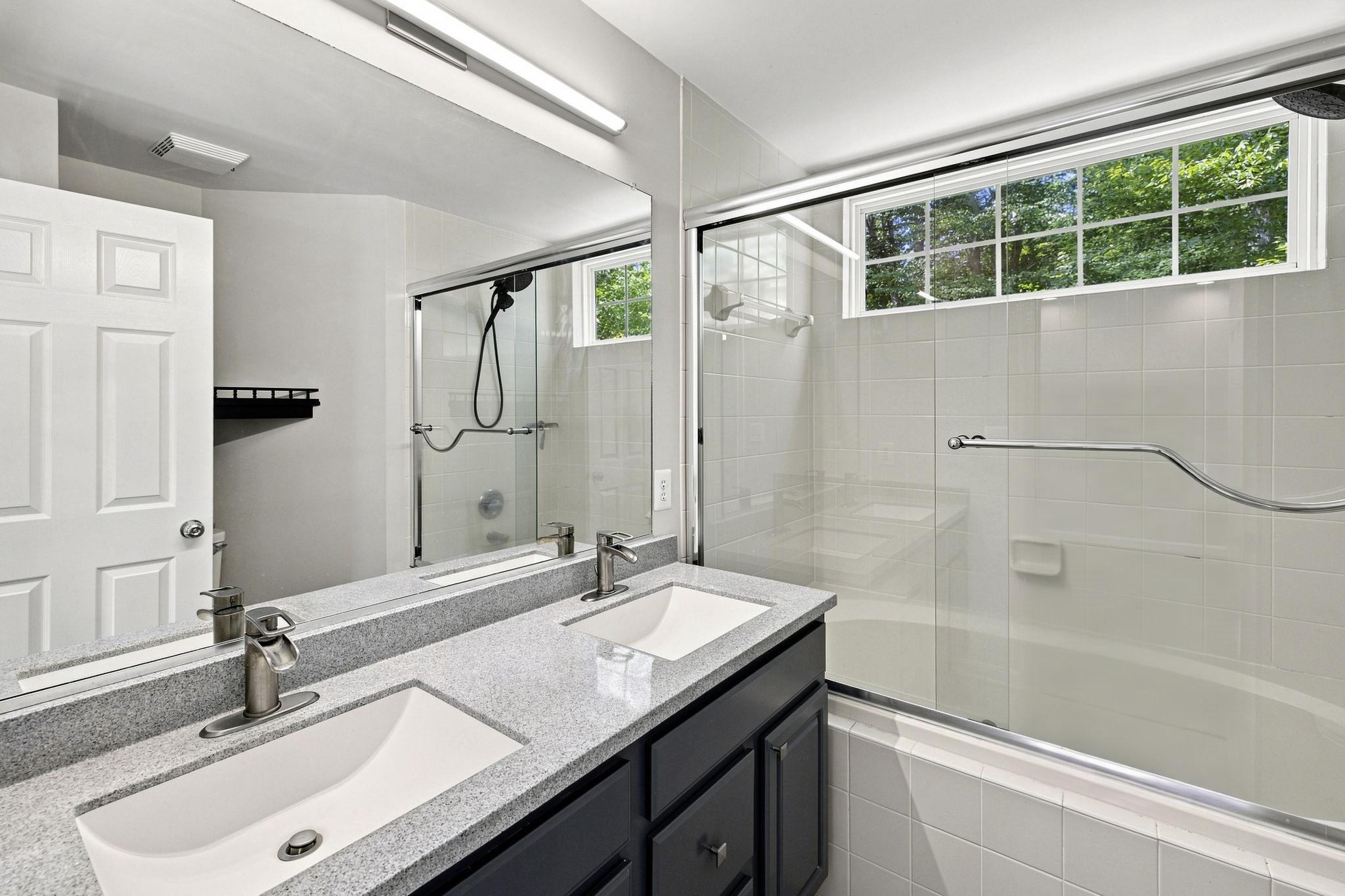 29 Breezy Hill Dr Property Photo 17