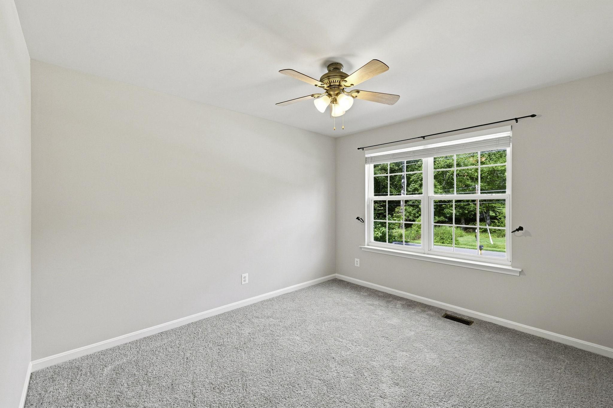29 Breezy Hill Dr Property Photo 19