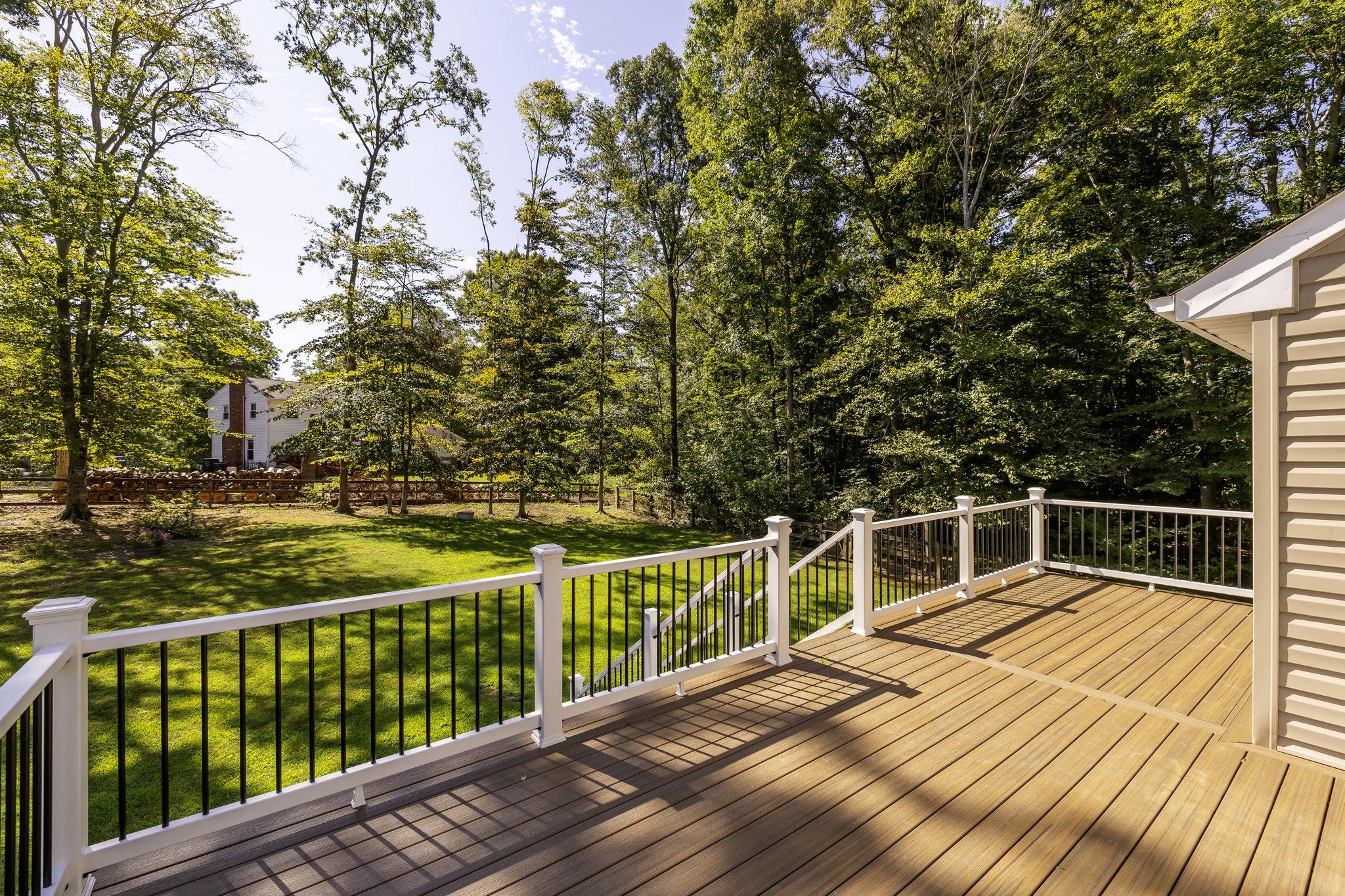 29 Breezy Hill Dr Property Photo 28