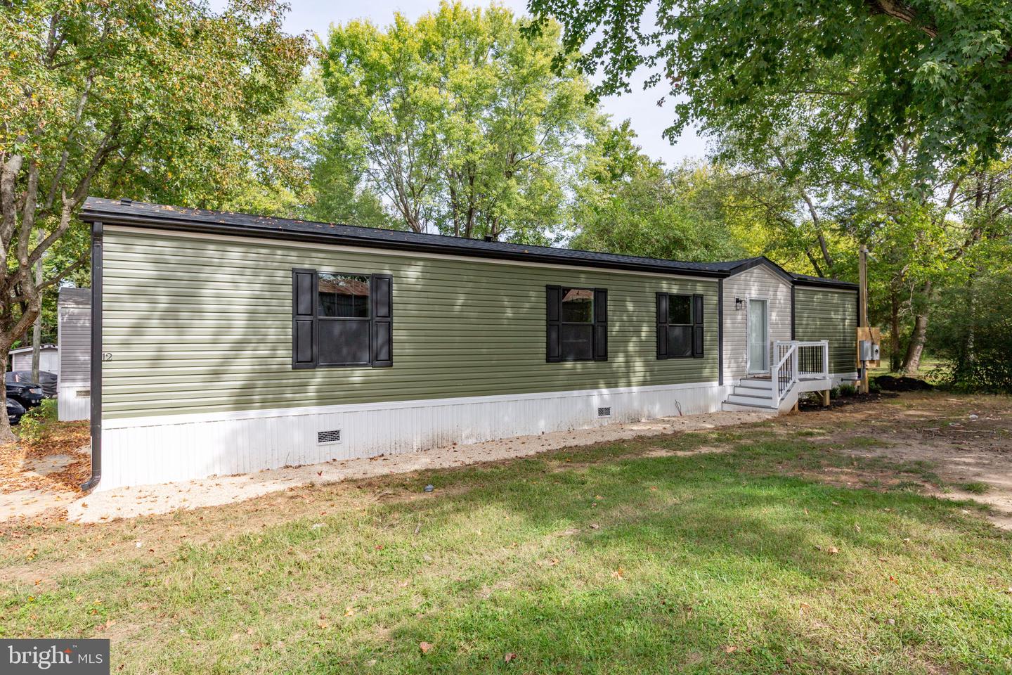 12 Dudley Ln Property Photo 1