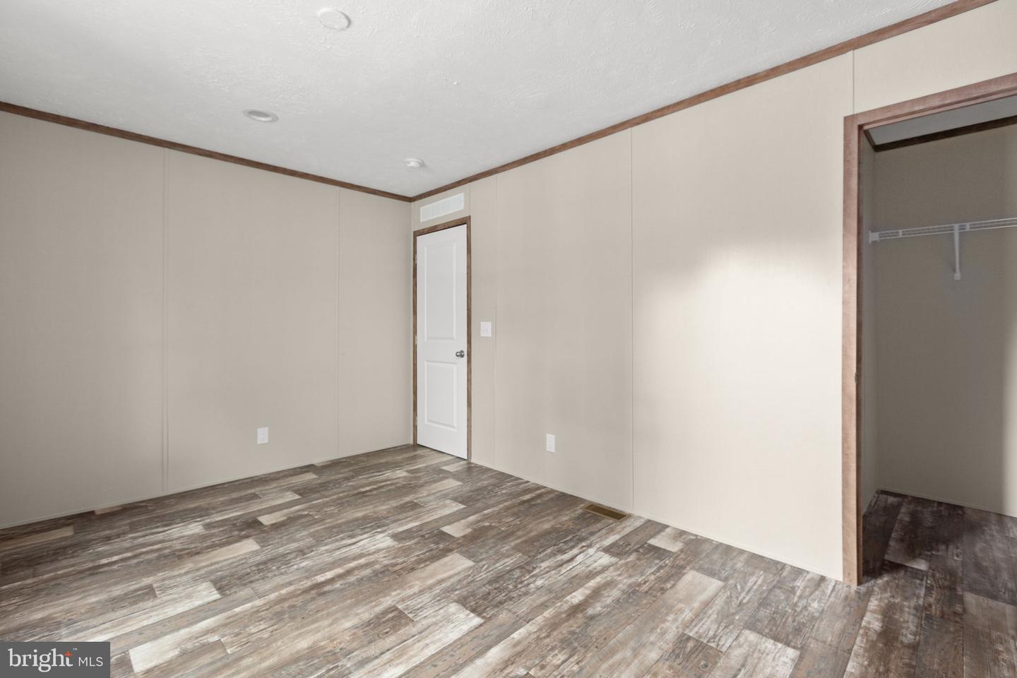 12 Dudley Ln Property Photo 23