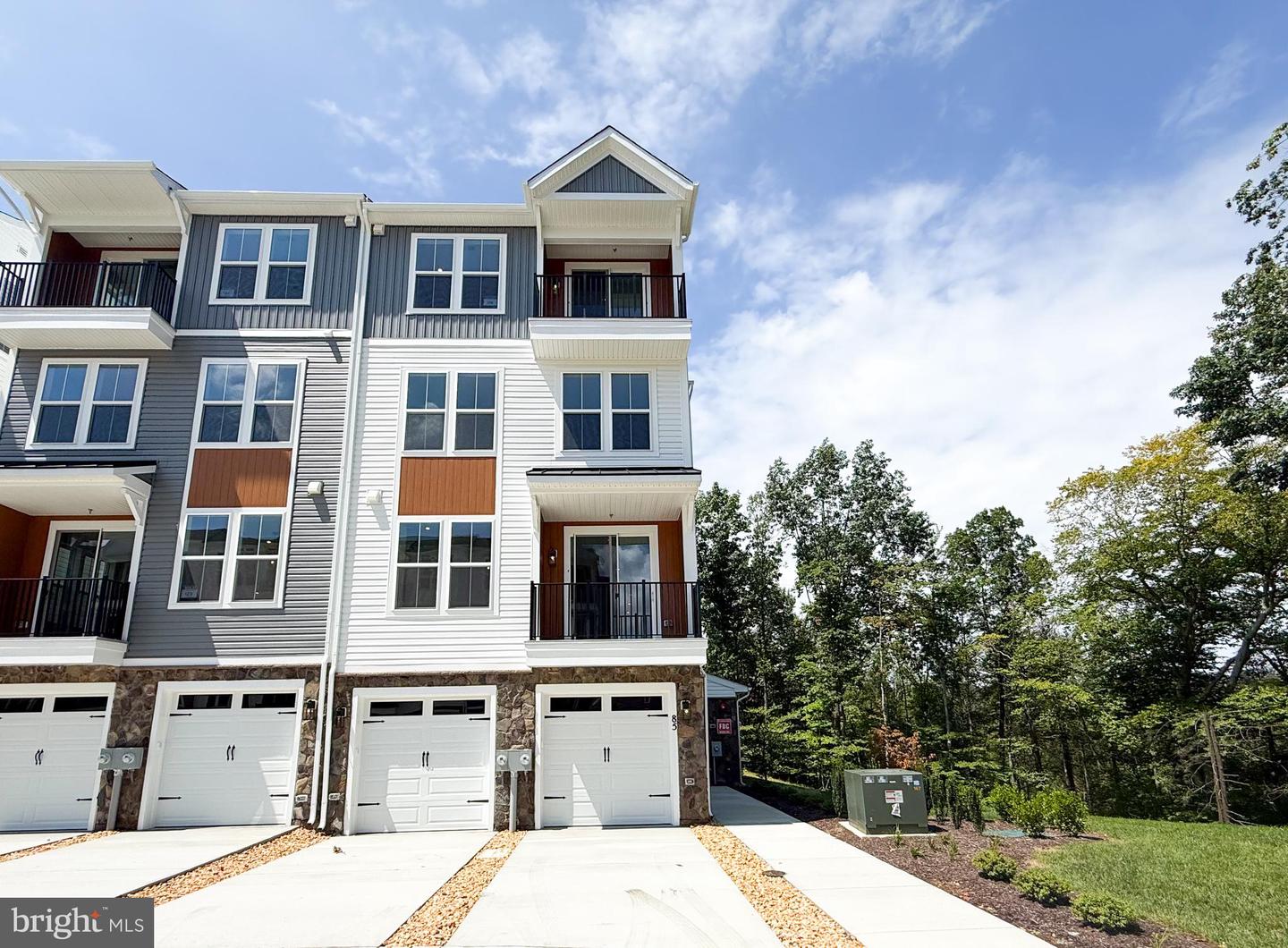 85 VALERIAN LOOP #2 Property Photo 1