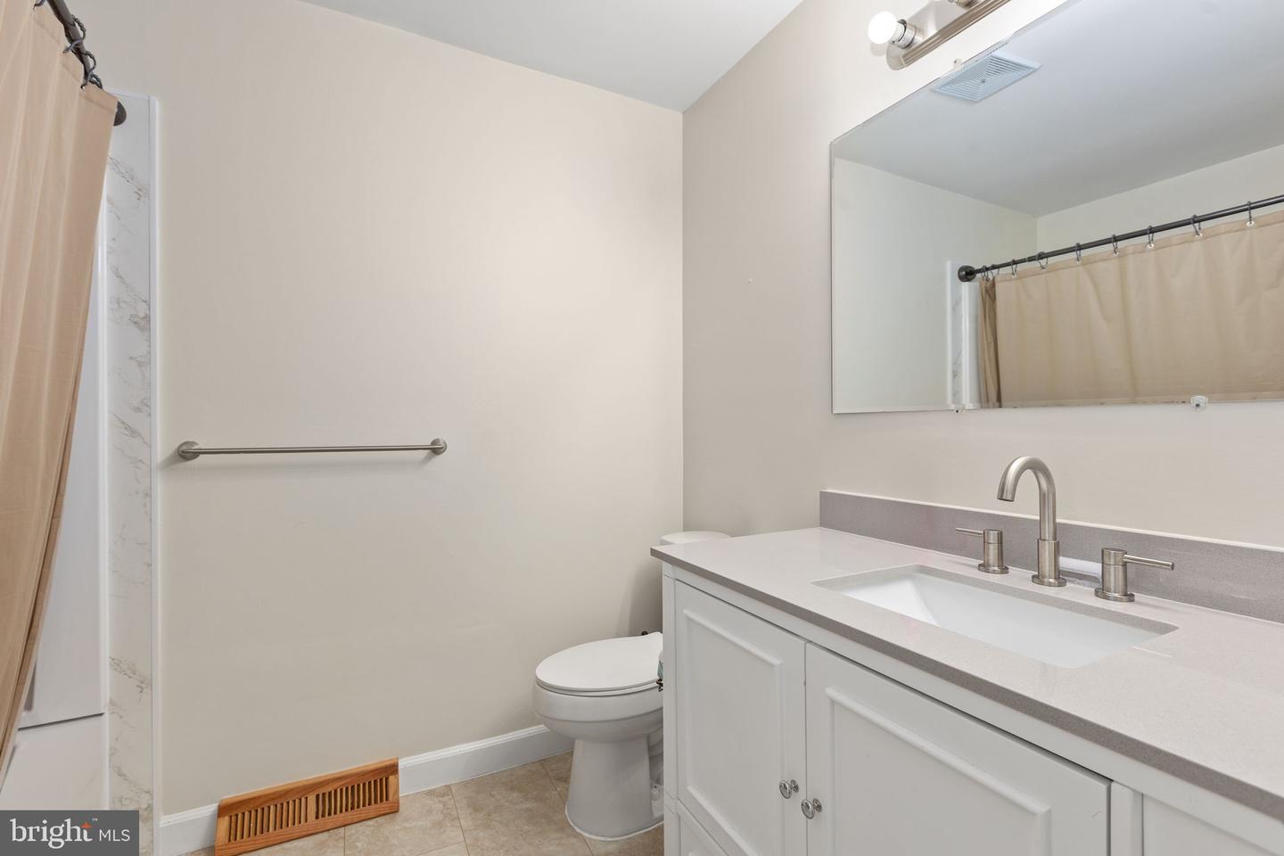 1015 Bailey Ct Property Photo 21