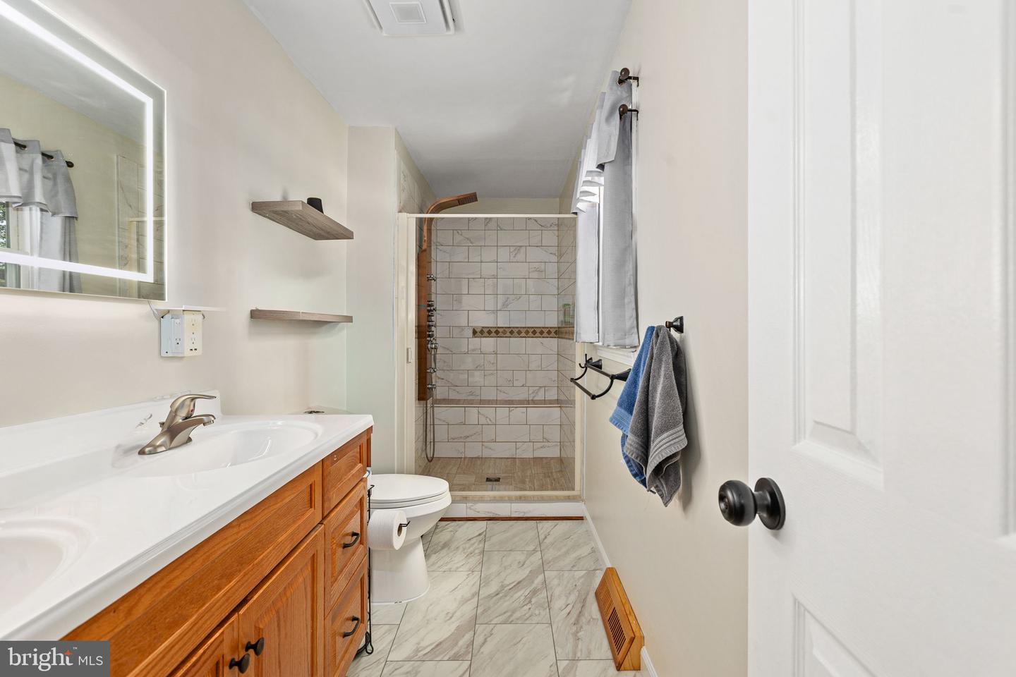 1015 Bailey Ct Property Photo 28