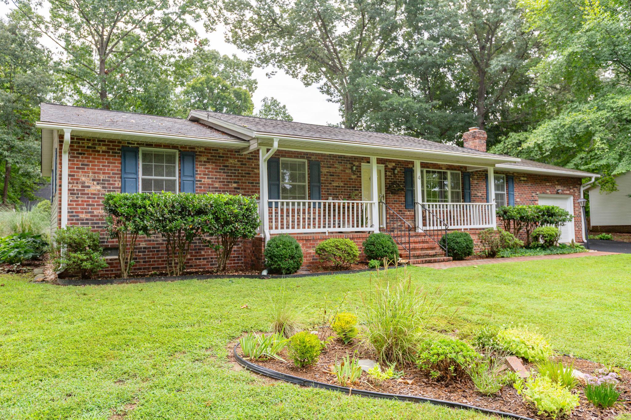 4 HAMLIN DR