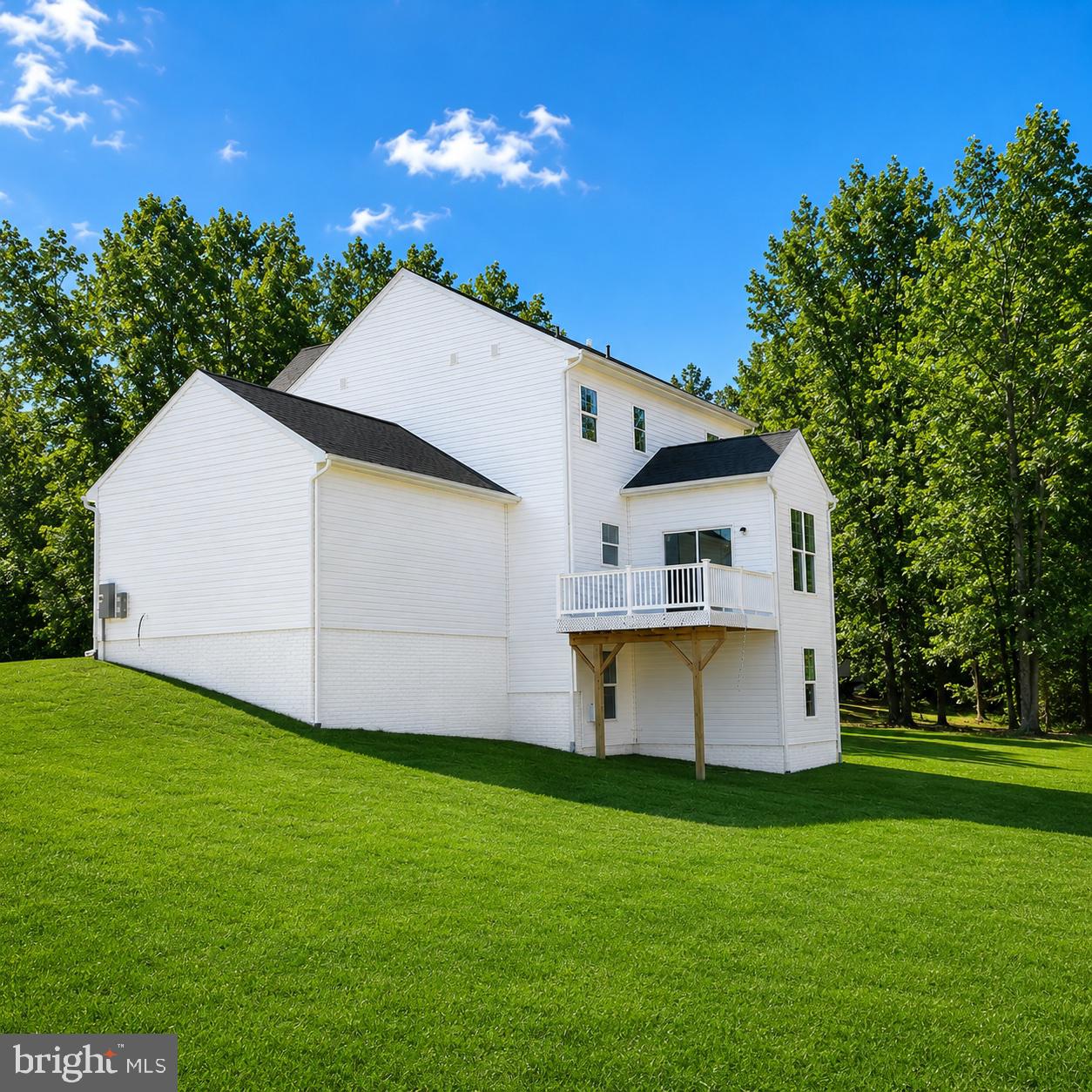 741 White Oak Rd Property Photo 2