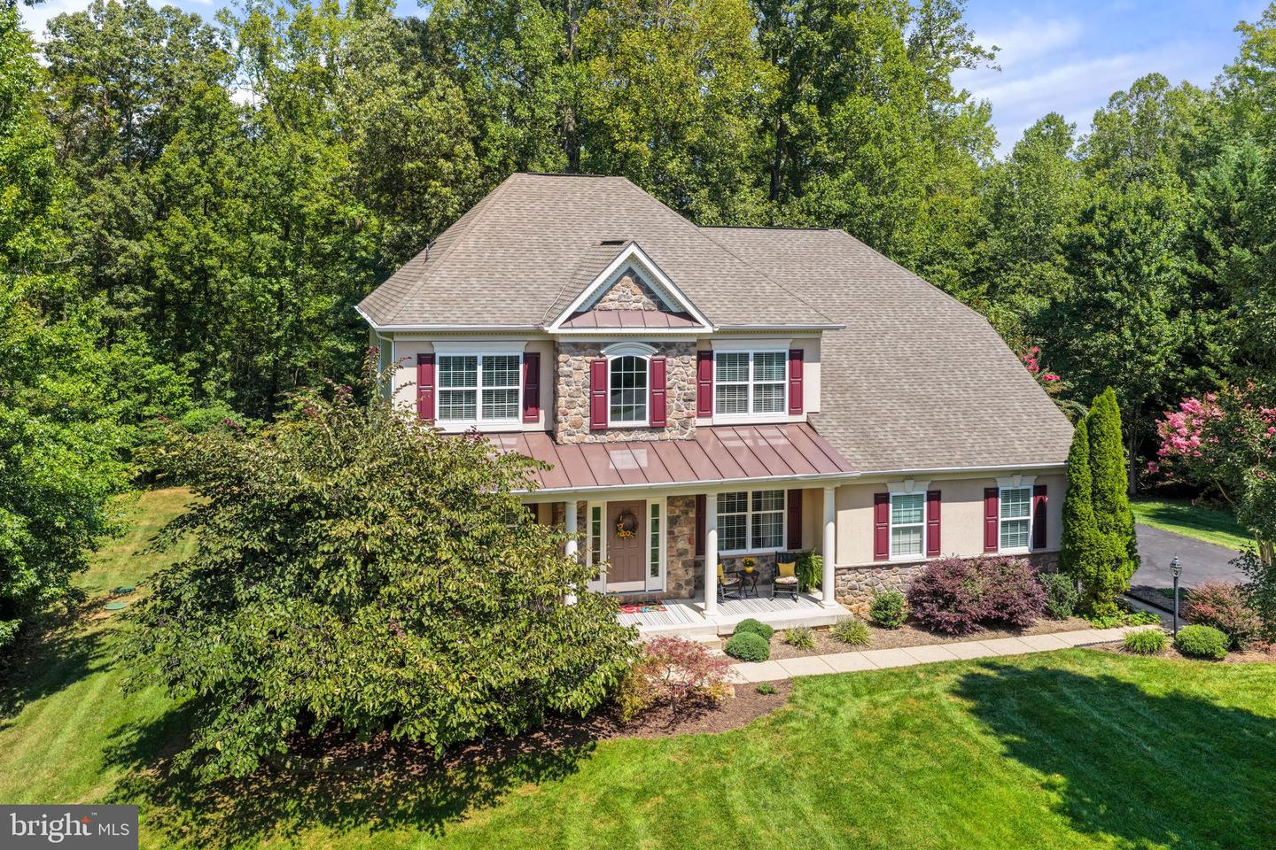 2 Janney Ln Property Photo 2