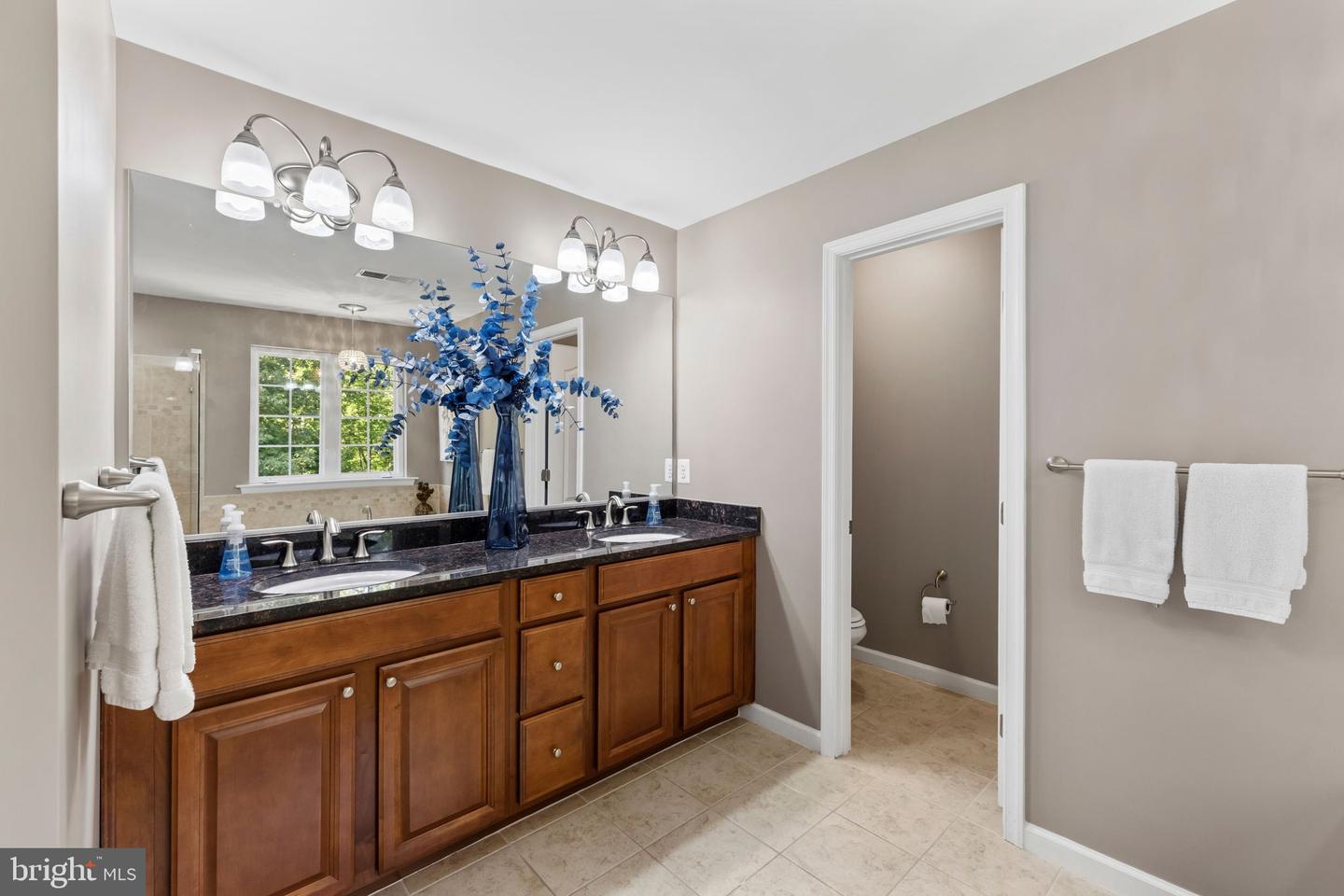 2 Janney Ln Property Photo 32