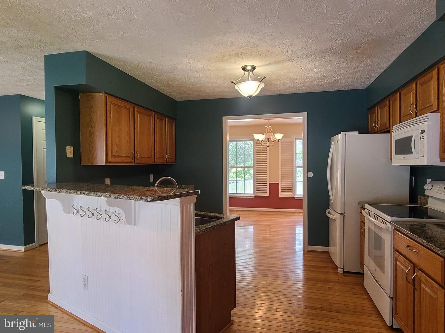10 Lockwood Dr Property Photo 14