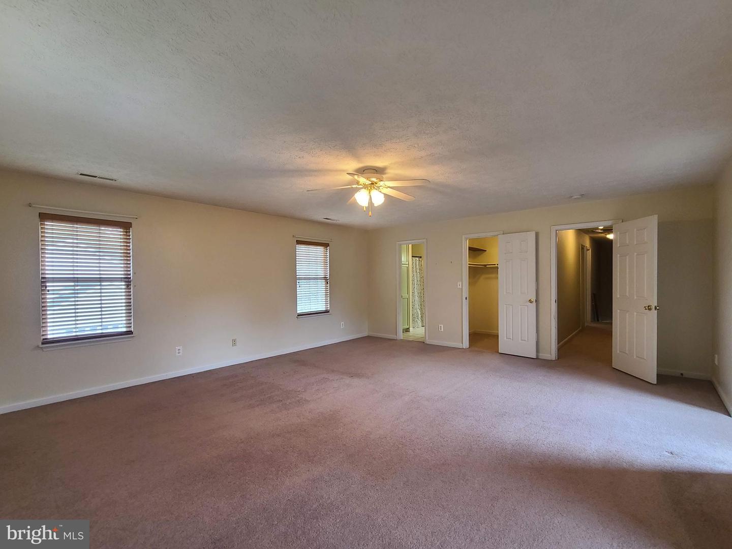10 Lockwood Dr Property Photo 19