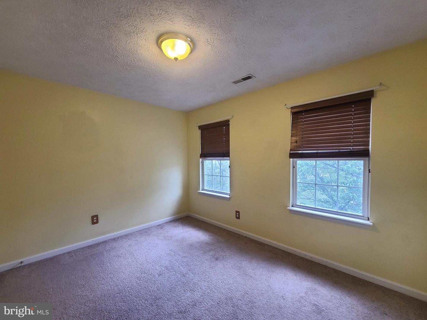 10 Lockwood Dr Property Photo 26