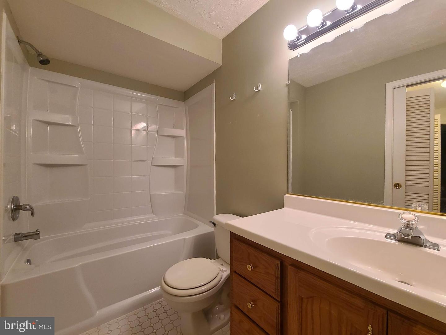 10 Lockwood Dr Property Photo 35