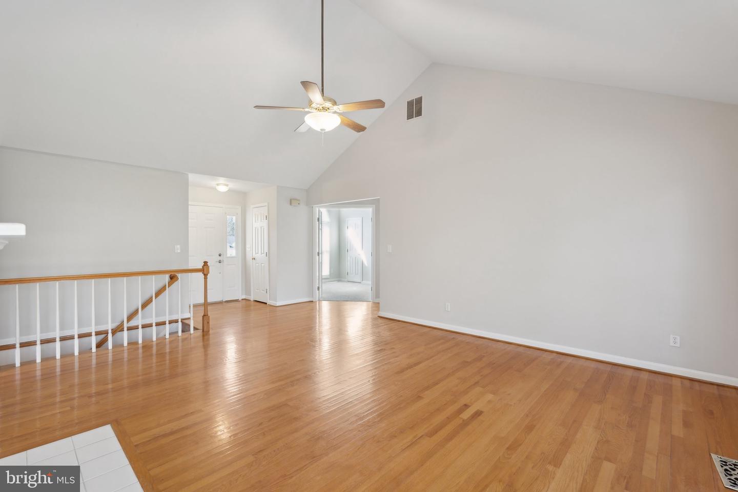 17 S Pointe Ln Property Photo 8