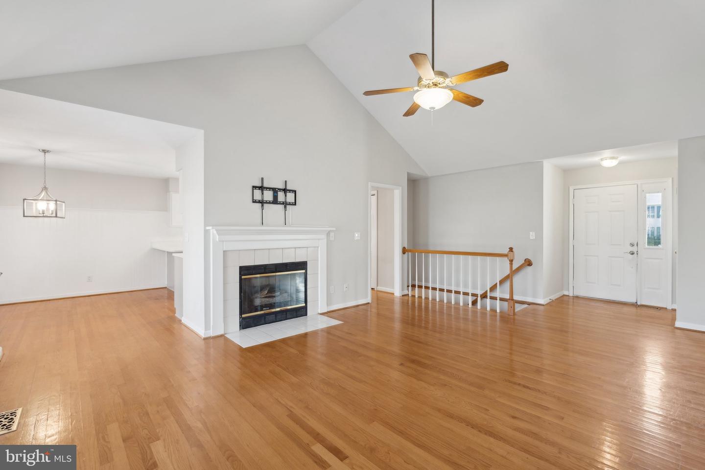 17 S Pointe Ln Property Photo 9