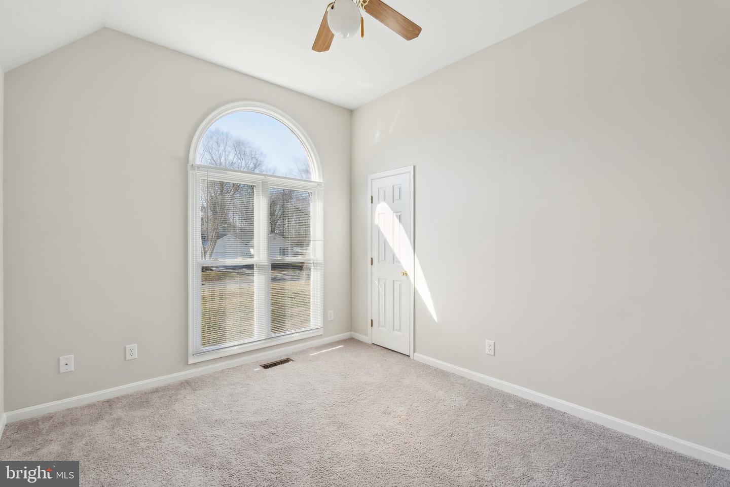 17 S Pointe Ln Property Photo 15
