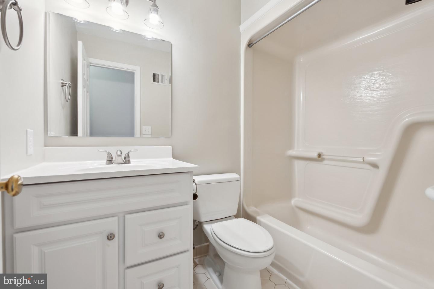17 S Pointe Ln Property Photo 17