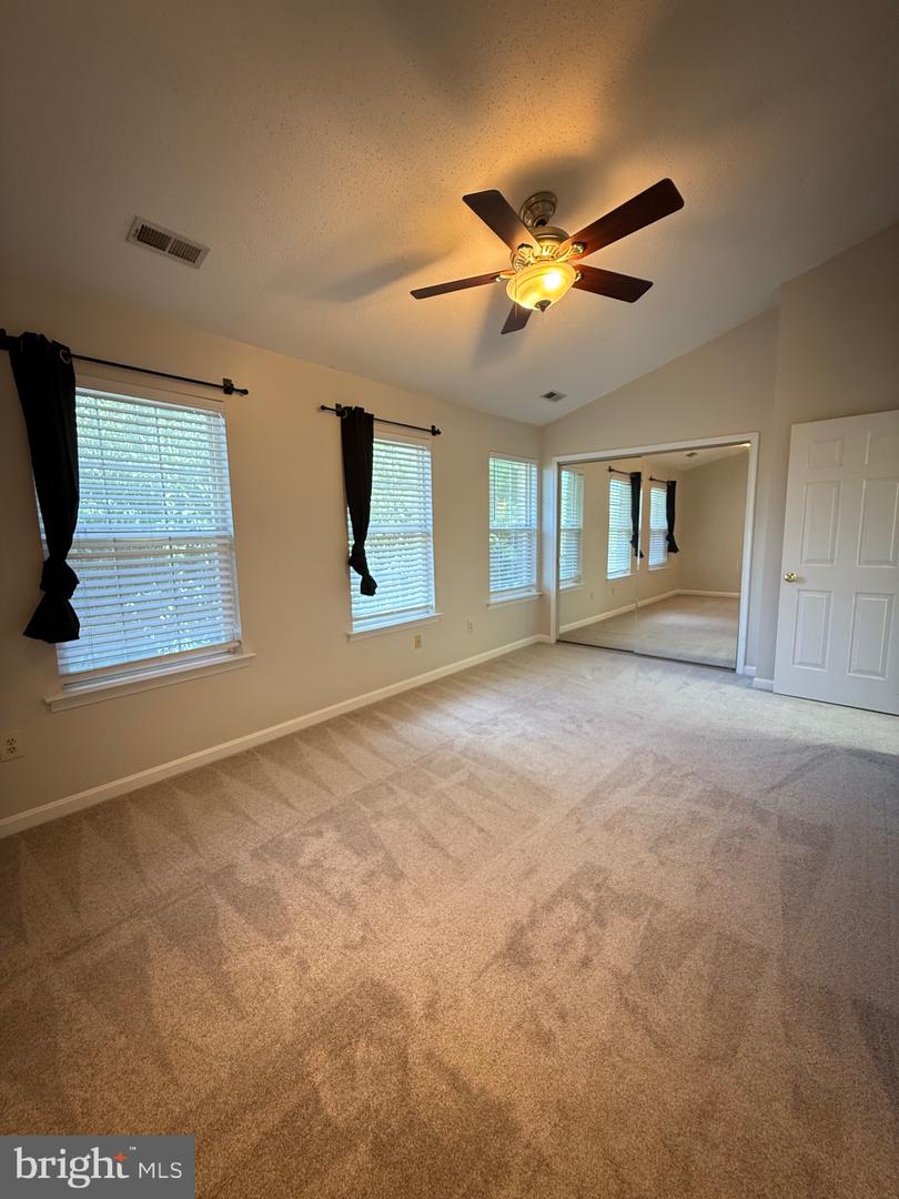 110 Lakeview Ct Property Photo 17