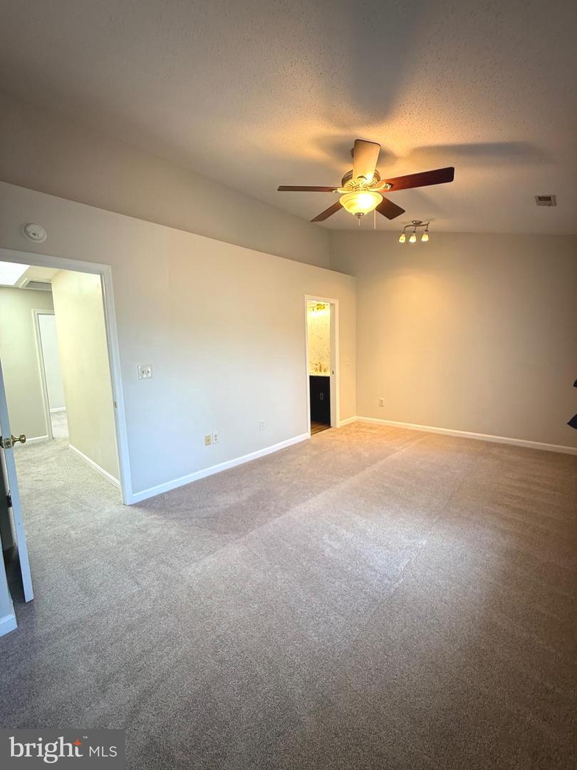 110 Lakeview Ct Property Photo 18