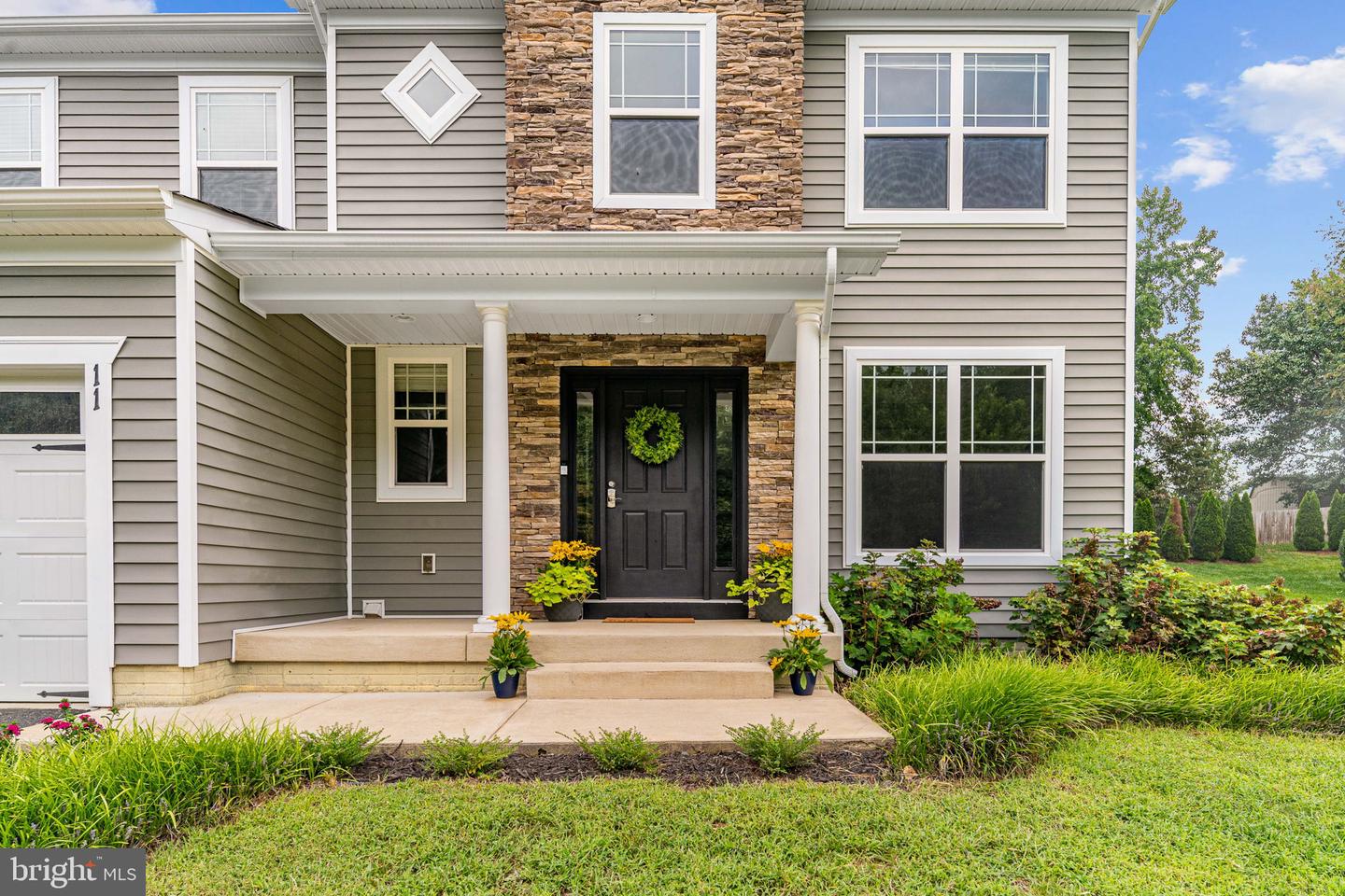 11 Prescott Ln Property Photo 3