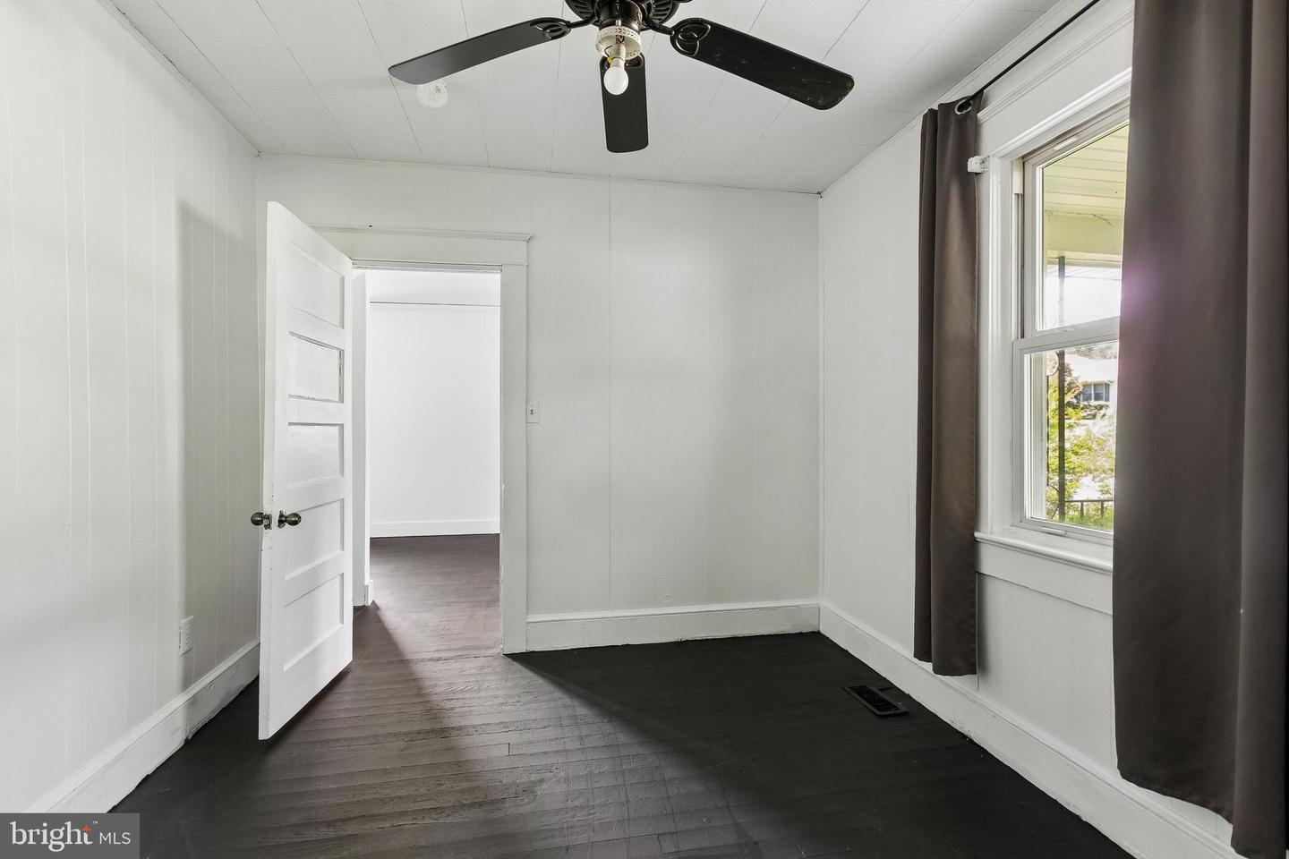 9 Kelley Rd Property Photo 4
