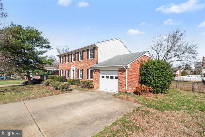 2113 Matthew Ln Property Photo 2