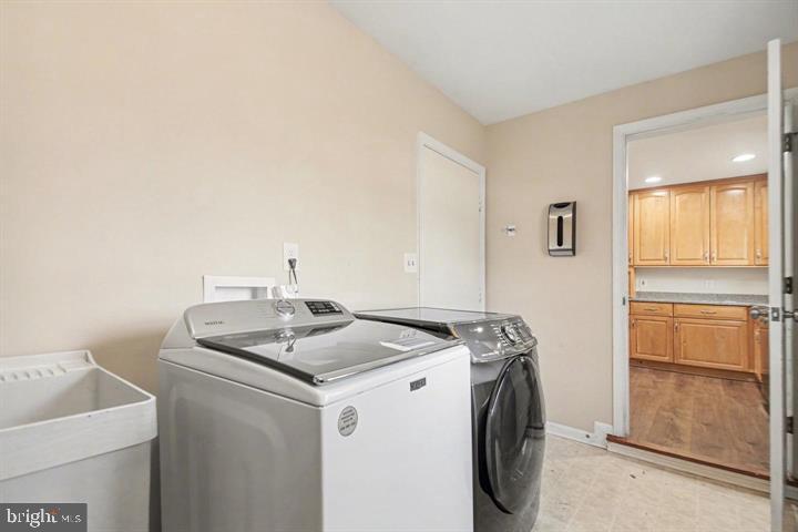 2113 Matthew Ln Property Photo 12