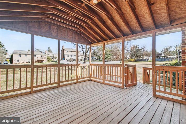 2113 Matthew Ln Property Photo 24