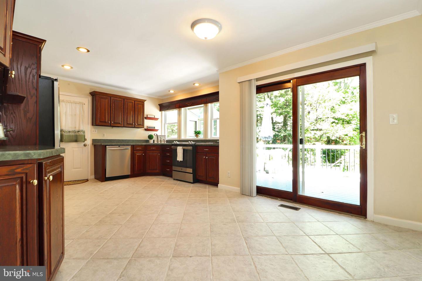 6 Craftsman Ct Property Photo 11