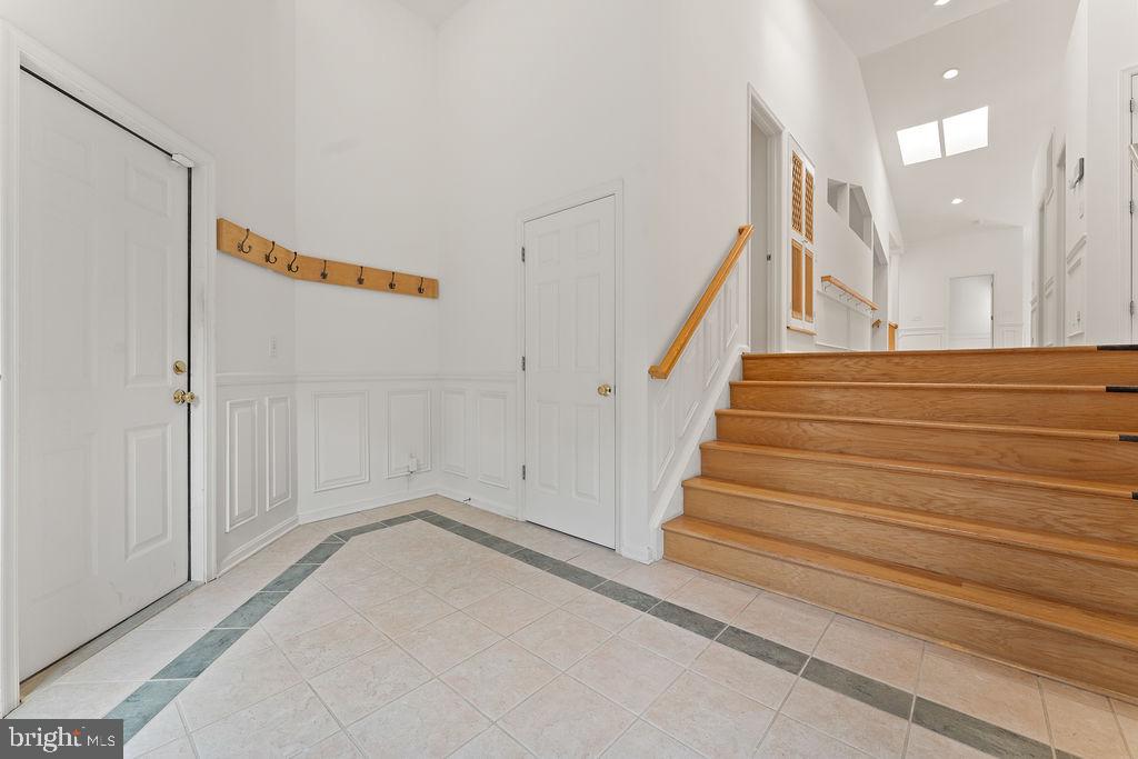 9 Meridan Ln Property Photo 3