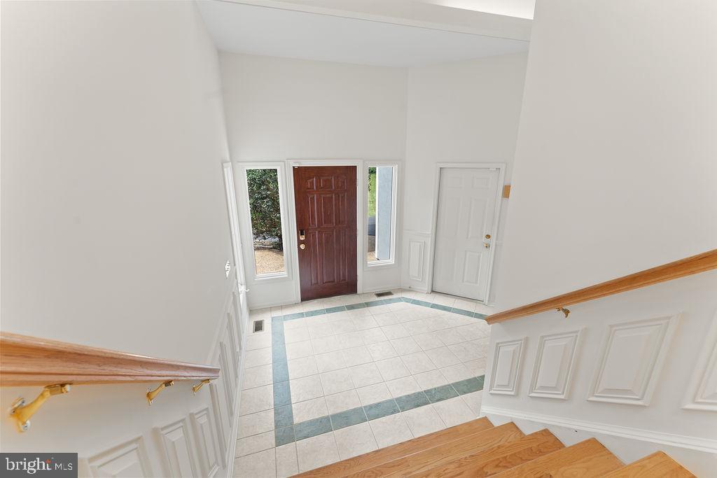 9 Meridan Ln Property Photo 4