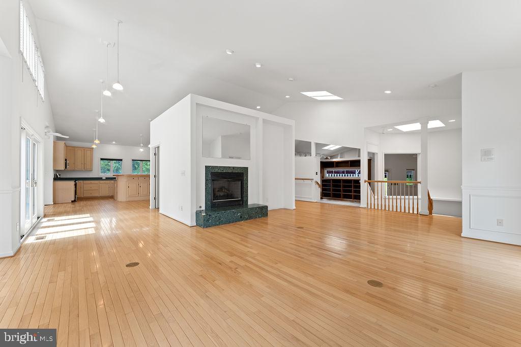 9 Meridan Ln Property Photo 8