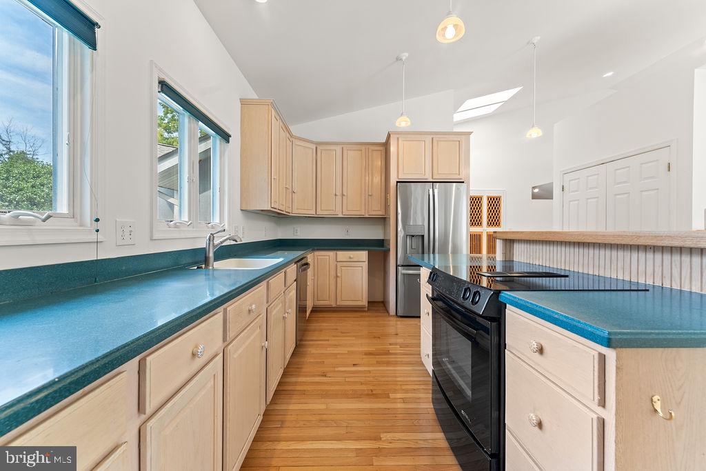 9 Meridan Ln Property Photo 13