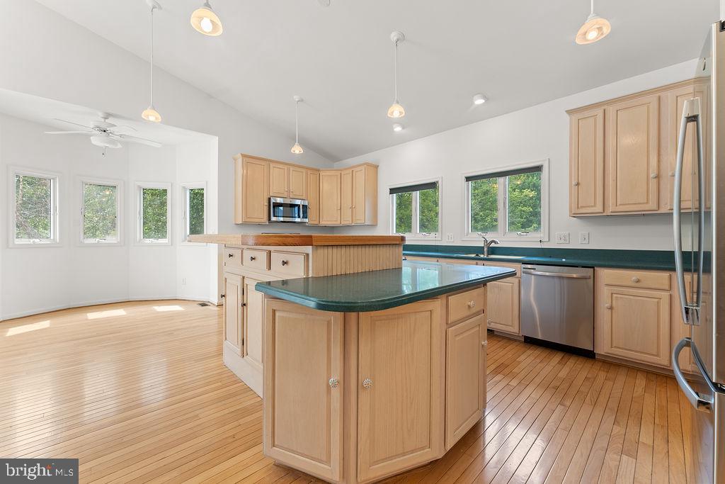 9 Meridan Ln Property Photo 14