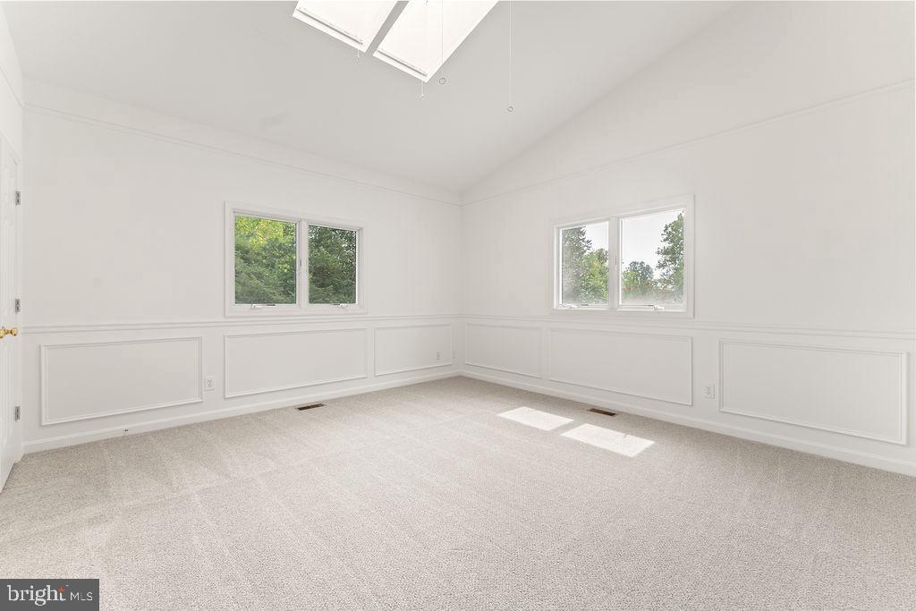 9 Meridan Ln Property Photo 21