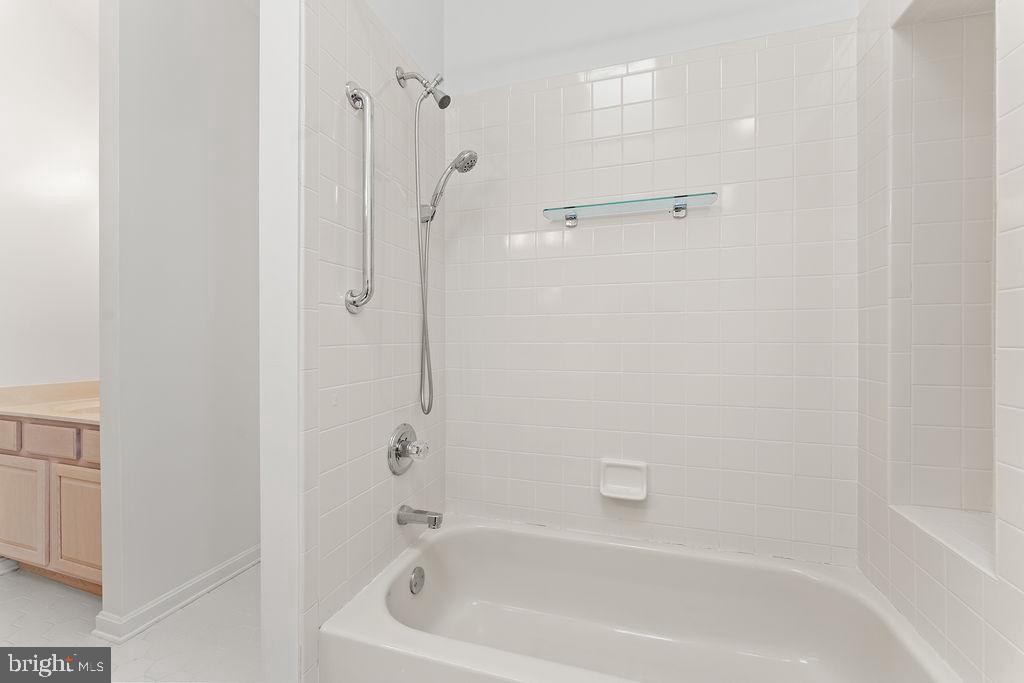 9 Meridan Ln Property Photo 24