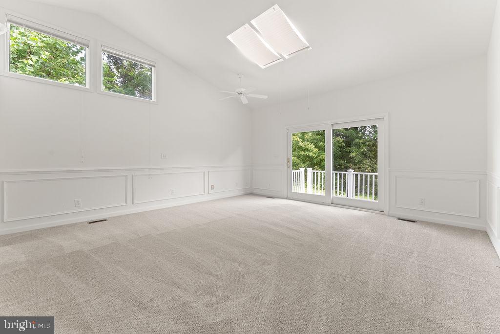 9 Meridan Ln Property Photo 27