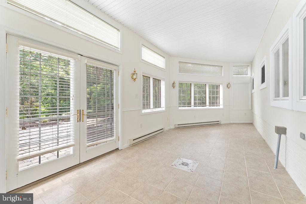 9 Meridan Ln Property Photo 37