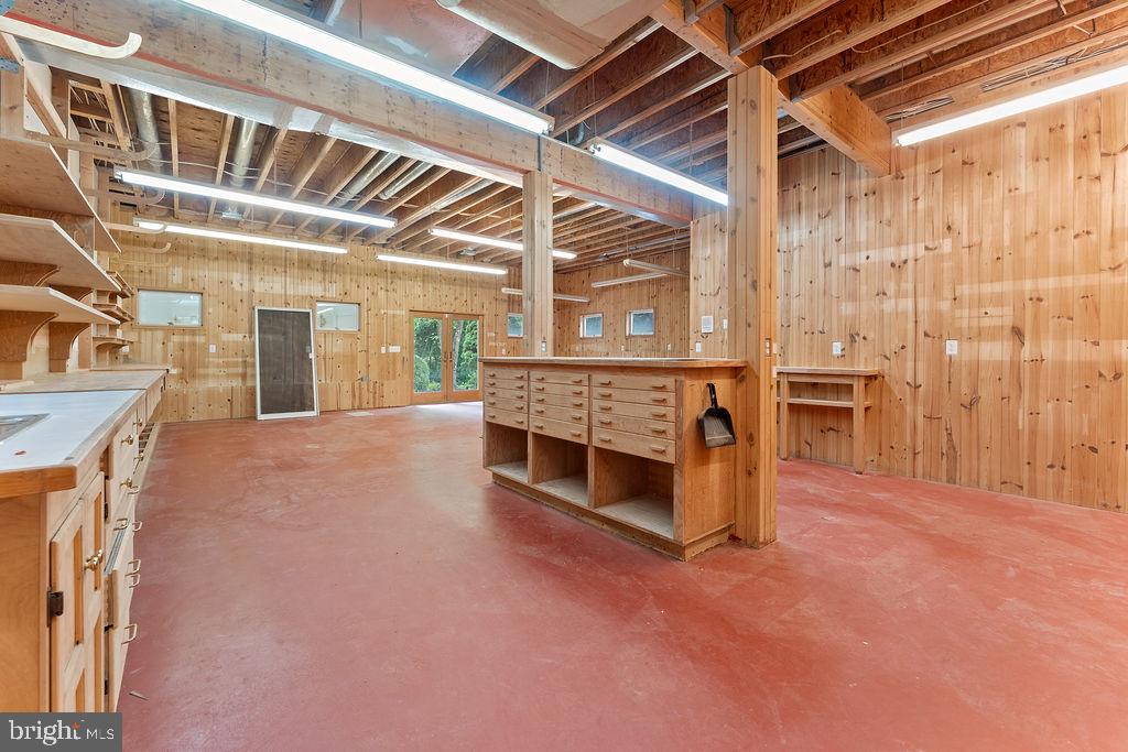 9 Meridan Ln Property Photo 44