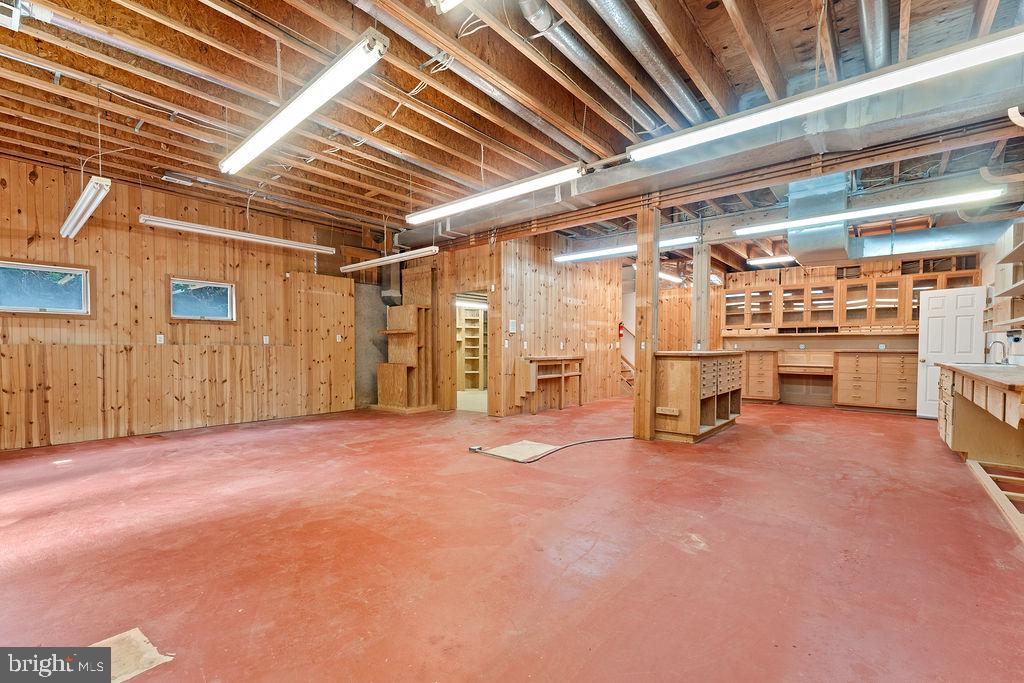 9 Meridan Ln Property Photo 46