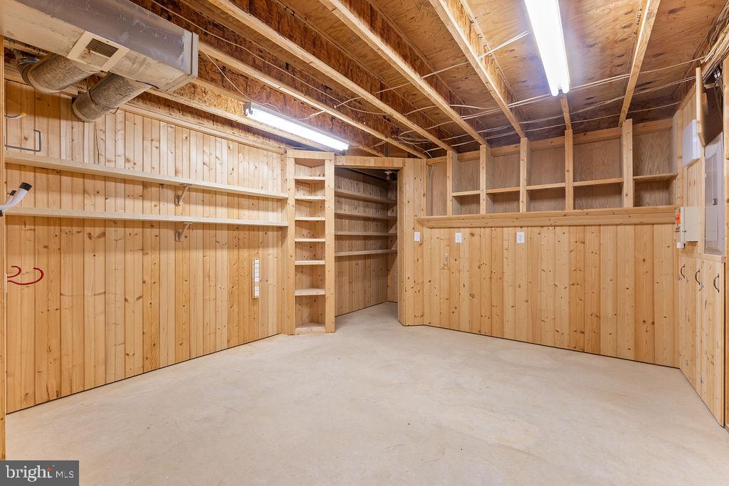 9 Meridan Ln Property Photo 48