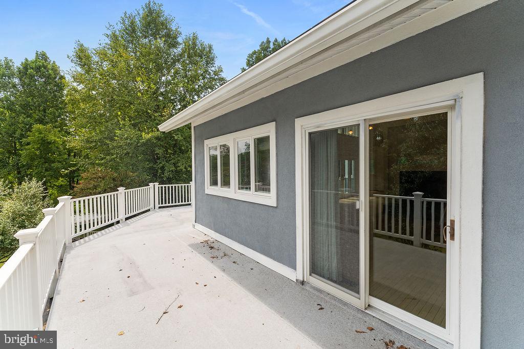9 Meridan Ln Property Photo 51