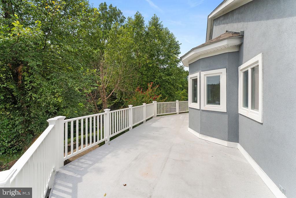 9 Meridan Ln Property Photo 52