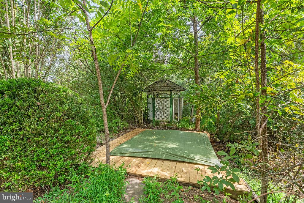 9 Meridan Ln Property Photo 58