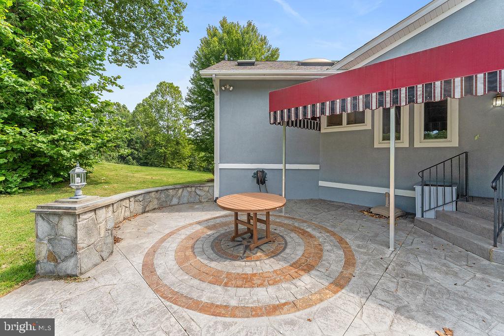 9 Meridan Ln Property Photo 64