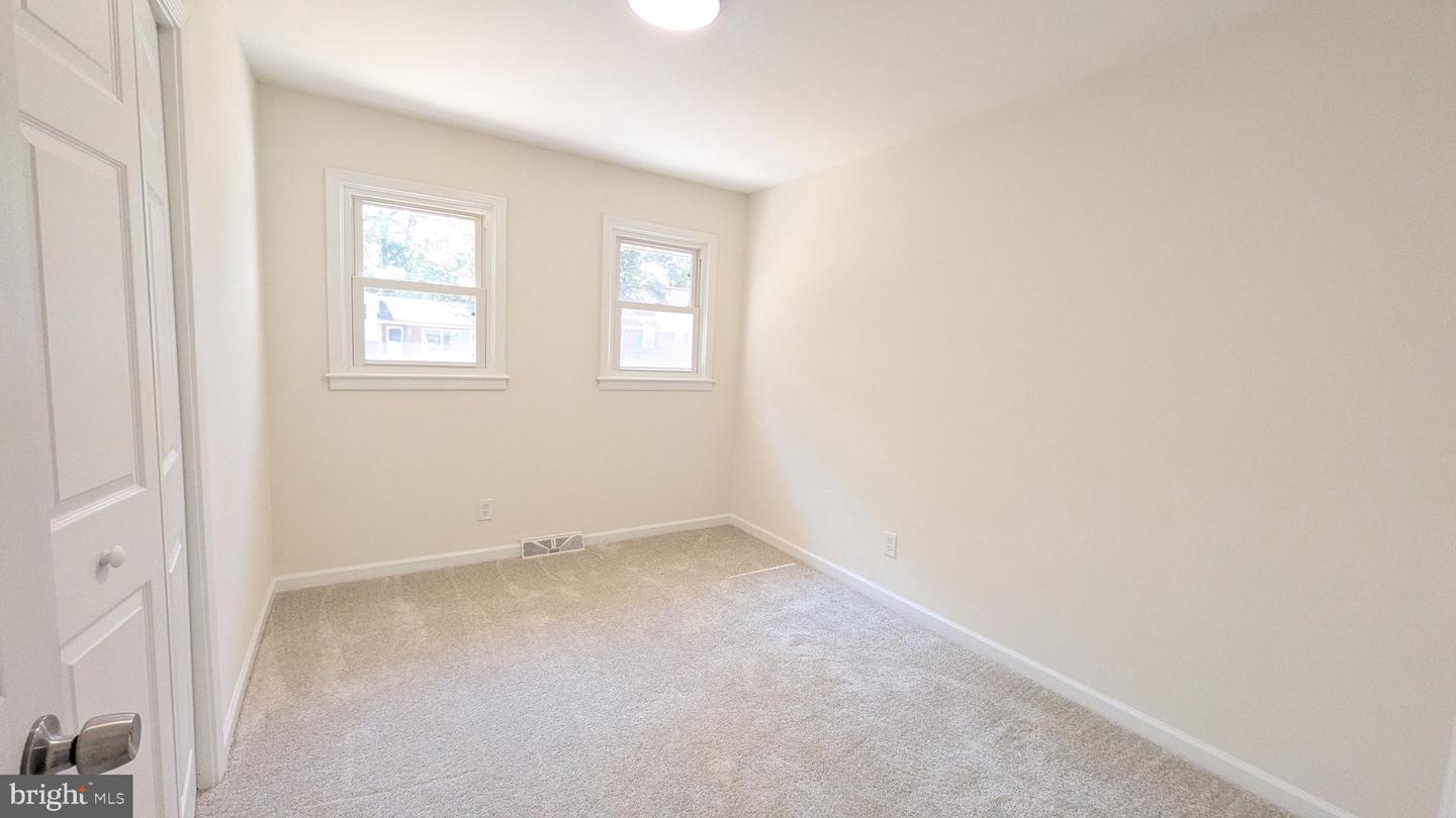 15 Winston Pl Property Photo 10