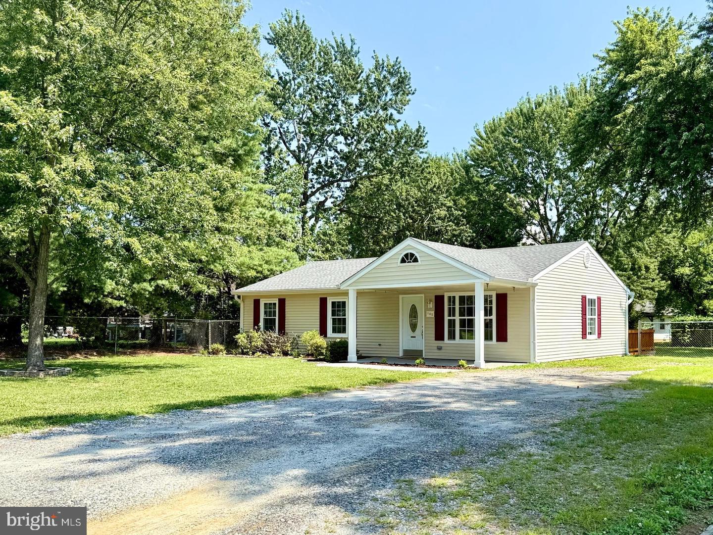 105 Walnut Dr Property Photo 2