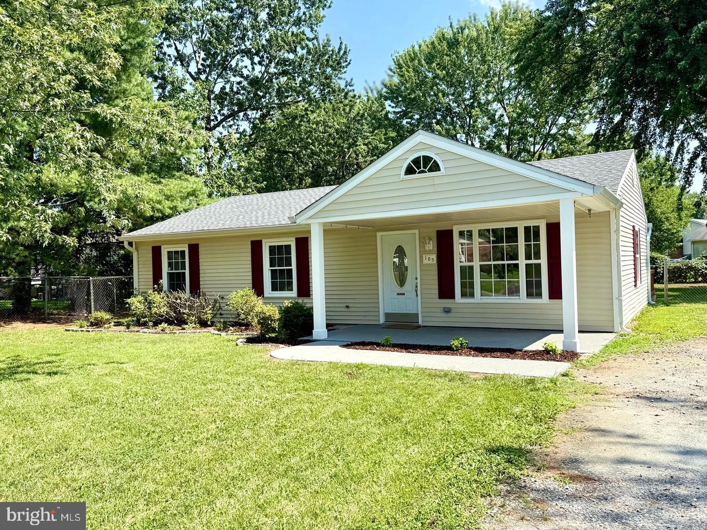 105 Walnut Dr Property Photo 5