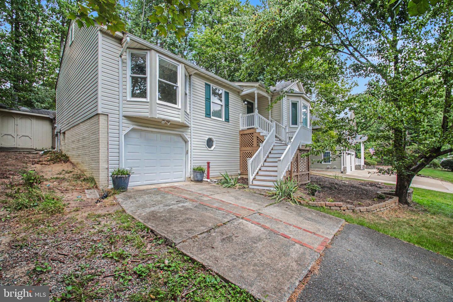 2411 Harpoon Dr Property Photo 2