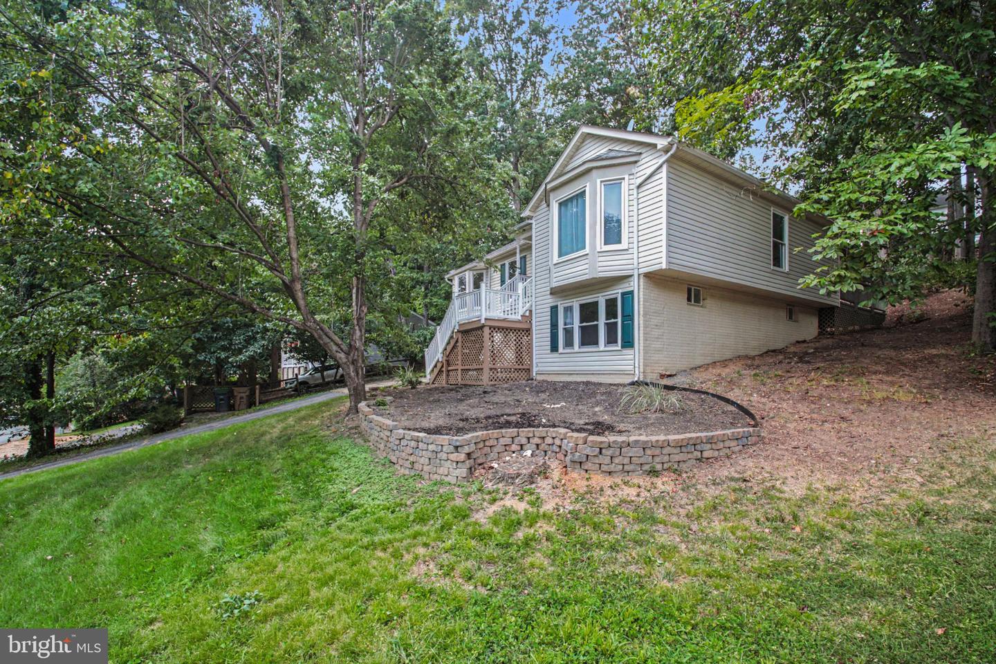 2411 Harpoon Dr Property Photo 3